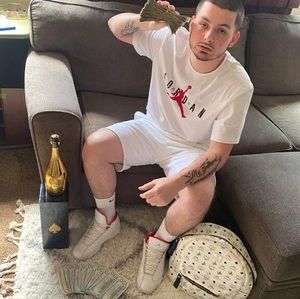 Meet your Posher, Ethan